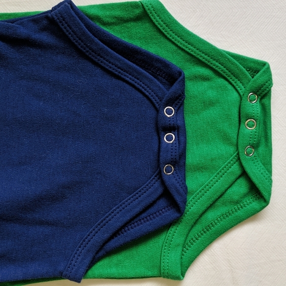 NHL Vancouver Canucks 2-pack bodysuit diaper shirt bundle 3 months baby unisex - Picture 5 of 6